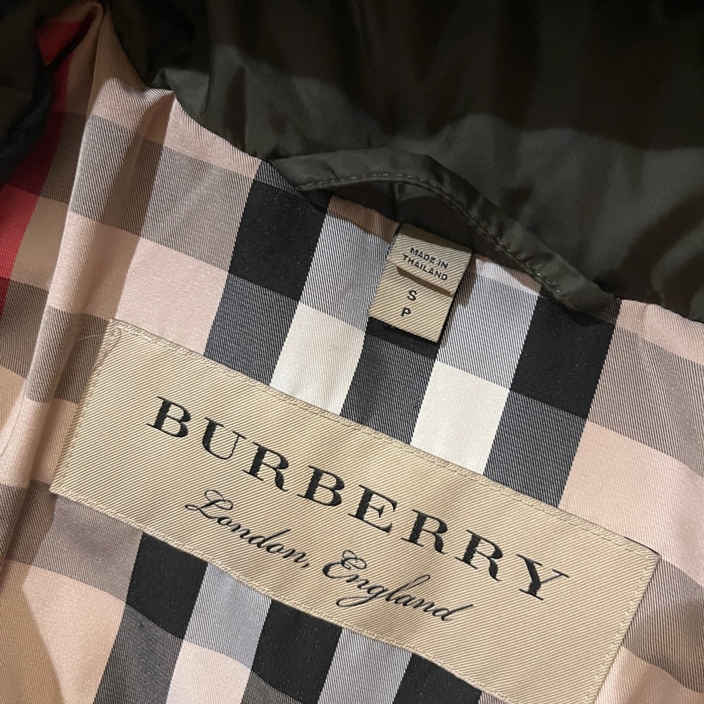 100% Authentic Burberry Down Jacket - image 7